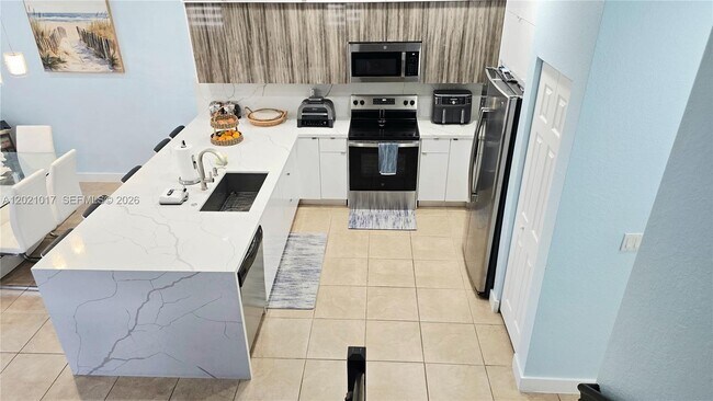 Building Photo - 17470 SW 153rd Ave