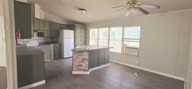 Foto del edificio - 16886 W Lynbrook