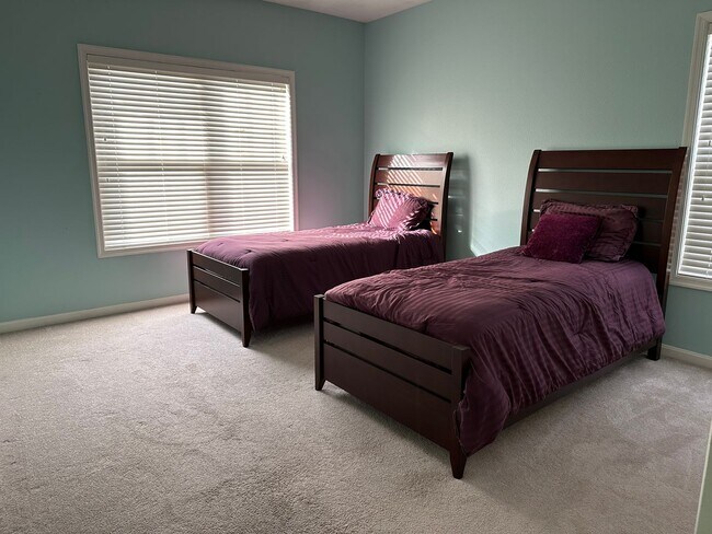 Foto del edificio - Spacious 3rd Floor Apartment in The Village of 5 Points – Lewes, DE