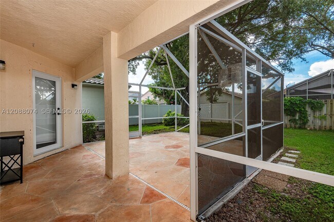 Foto del edificio - 17022 NW 12th St