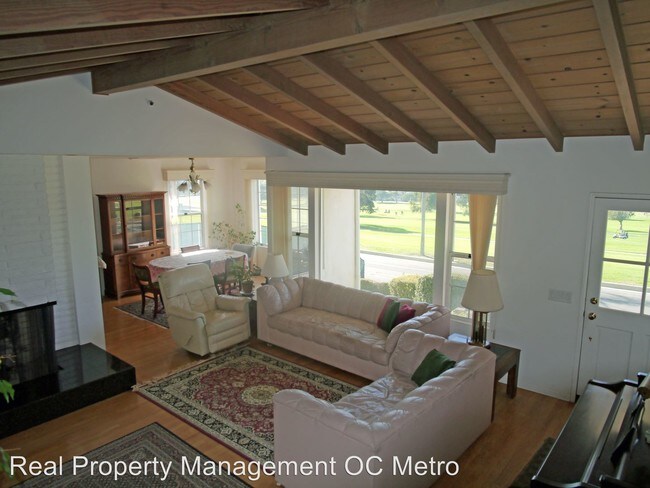 Building Photo - 302 Avenida Santa Margarita