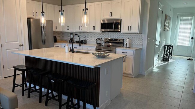 Building Photo - 639 Longboat Dr