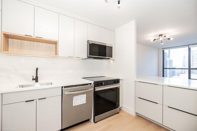 Building Photo - 405 N Wabash Ave