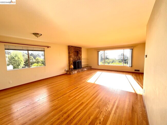 Foto del edificio - 310 Vassar Ave
