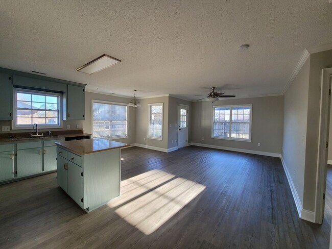 Foto del edificio - Ready for Tenants!