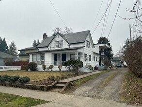 Building Photo - 2212 B St