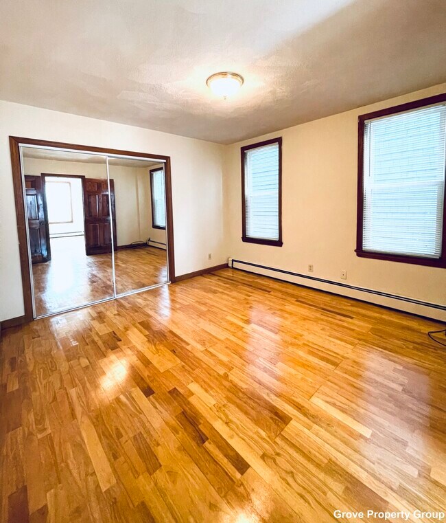 Foto del edificio - 610 E 2nd St