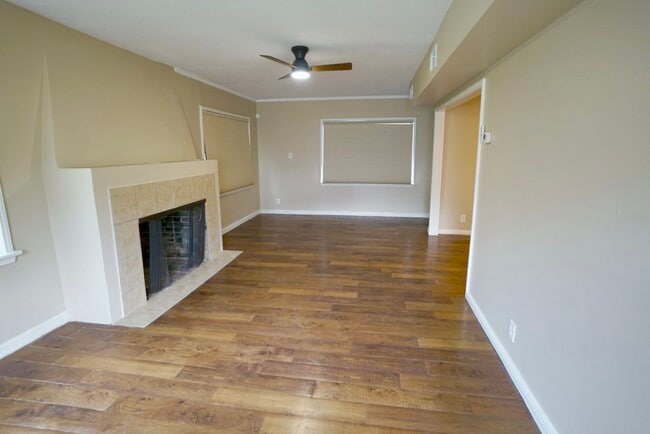 Building Photo - 3309 Lawrence St