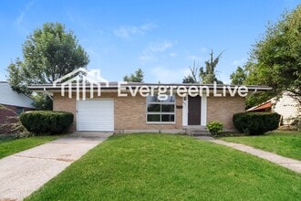 Building Photo - 651 Fairborn Rd