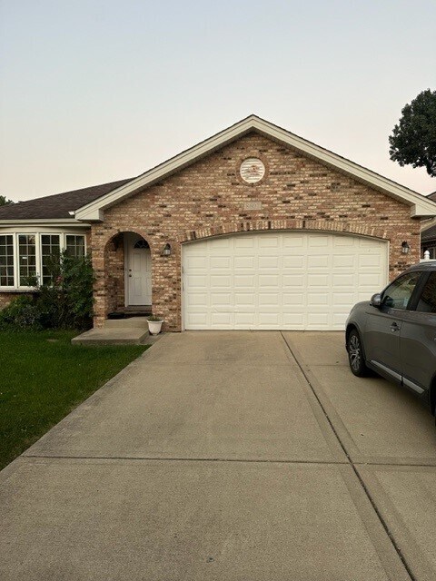 Foto principal - 8607 Moody Ave
