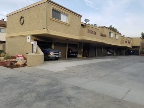 Building Photo - 7891-7901 Stark Drive