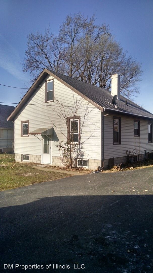 Building Photo - 2016 Airport Rd