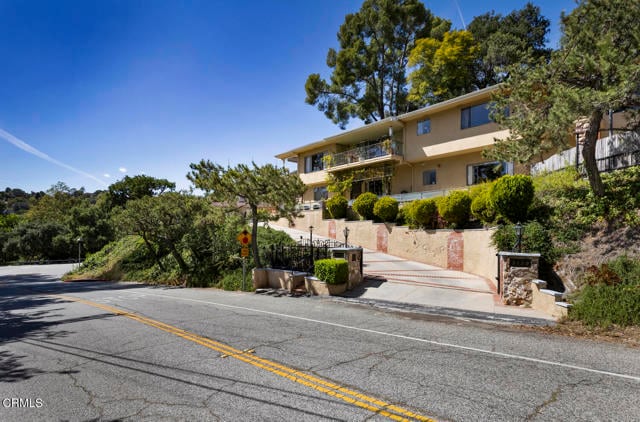 Building Photo - 3139 Linda Vista Rd