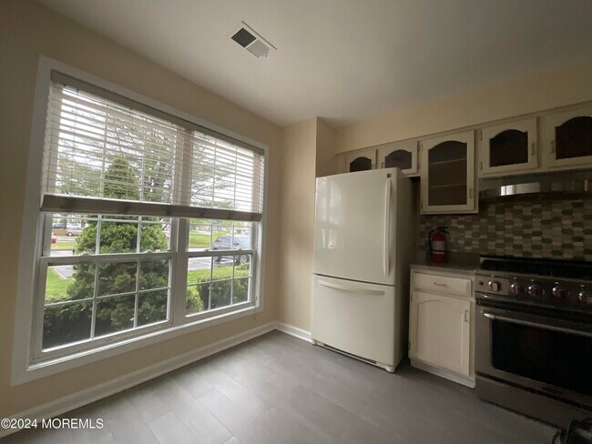 Building Photo - 82 Foxwood Pl
