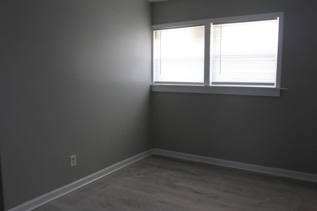 Foto del edificio - 1922 Skylane Dr