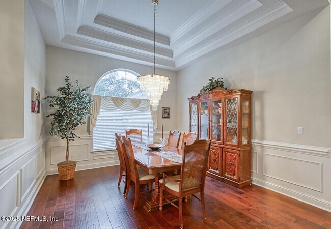 Foto del edificio - 8205 Bay Tree Ln