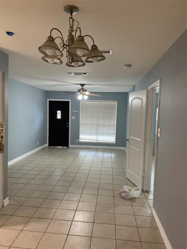 Building Photo - 1204 Turtle Creek Blvd