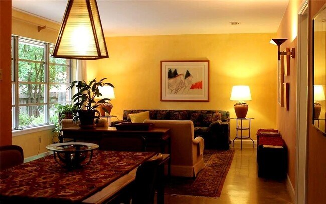 Building Photo - 3009 Oak Park Dr