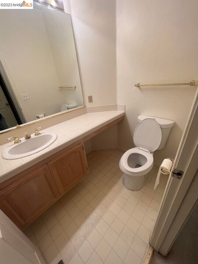 Foto del edificio - 2627 Cherry Hills Dr