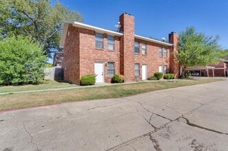 Building Photo - 210 Rolston Rd