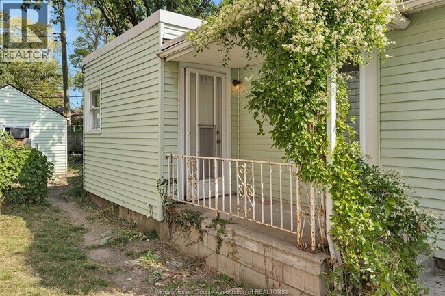 Photo du bâtiment - 368 McKay Ave