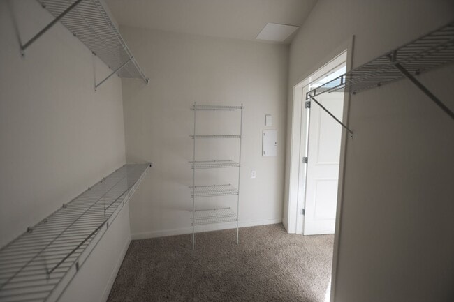 Interior Photo - One Glover