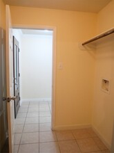 Building Photo - 2726 Heatherwind Ln