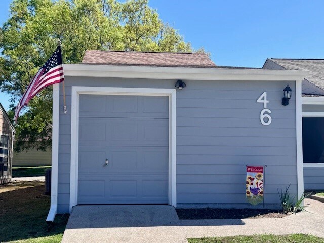 Building Photo - 46 Westwood Vlg Dr