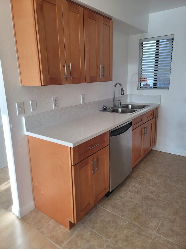 Foto del edificio - 10521 National Blvd