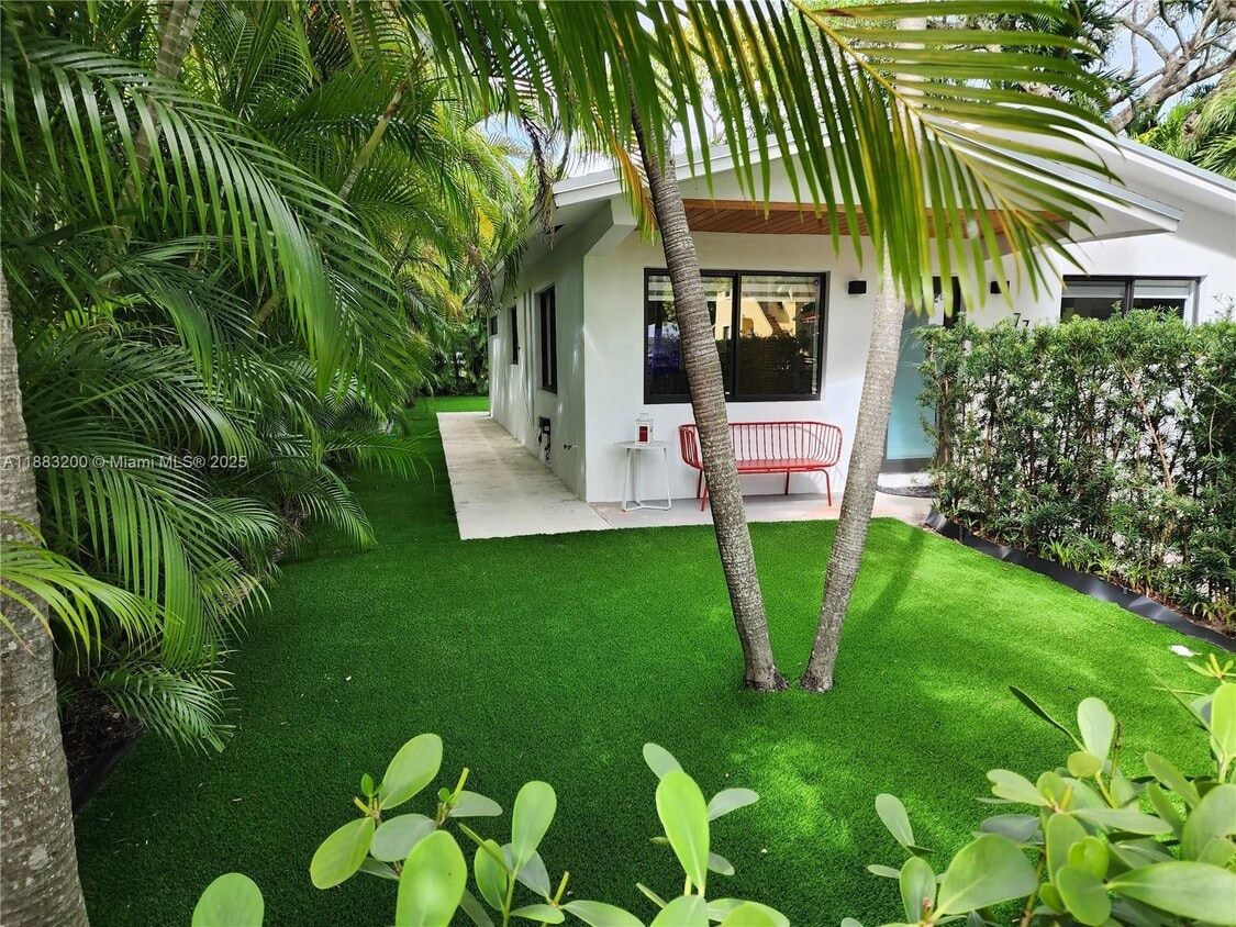 Foto principal - 77 NE 43rd St