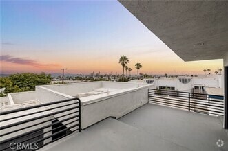 Building Photo - 604 N Irena Ave
