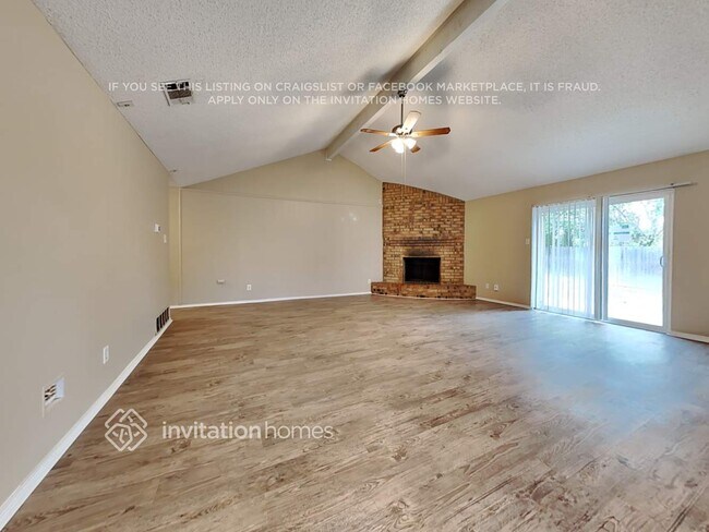 Foto del edificio - 6403 Walnut Springs Dr
