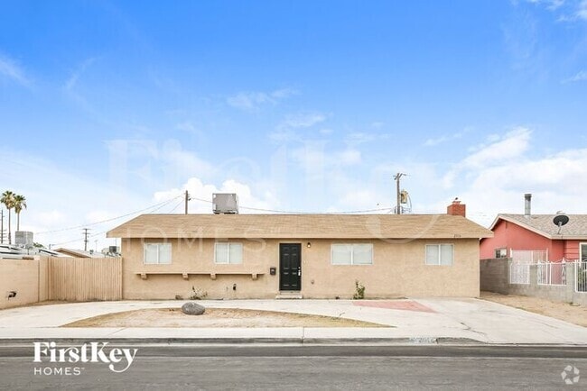 Building Photo - 2316 E Dori Ave