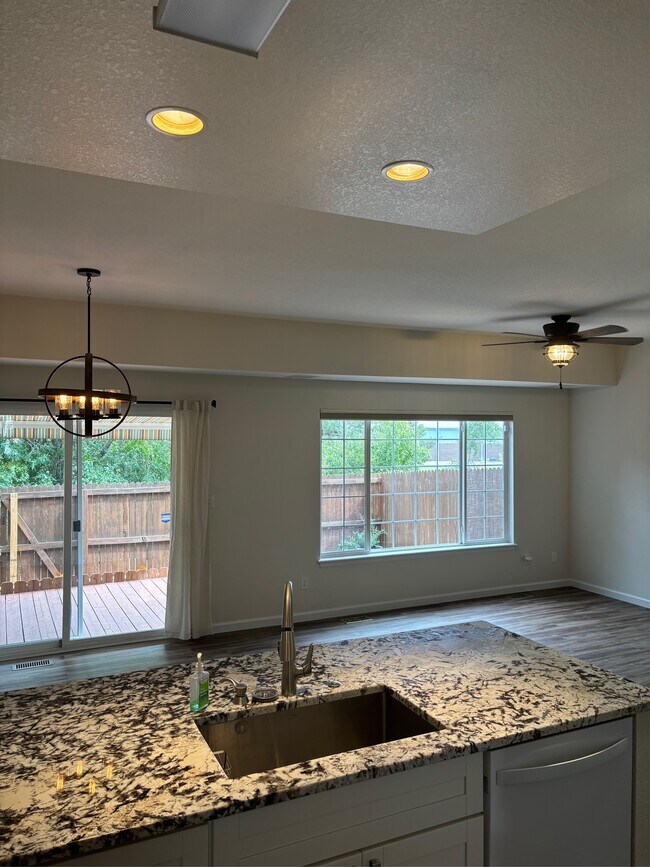 Living and dining area - 254 Quari St