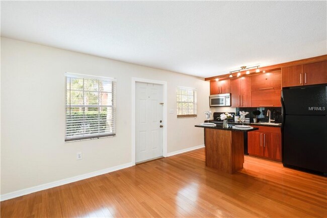 Foto del edificio - 1525 Catherine St