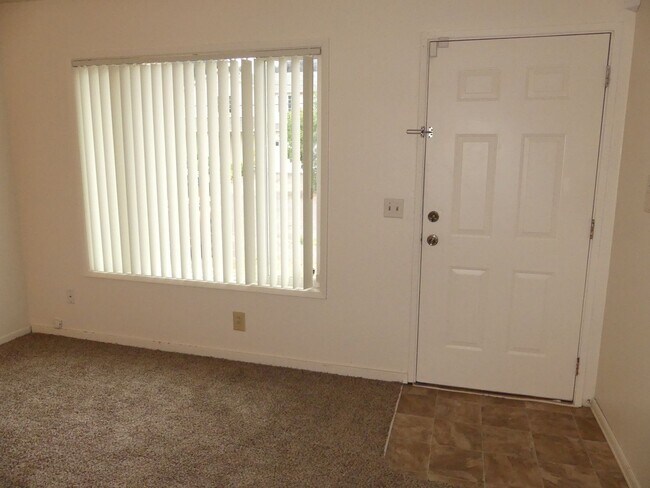 Foto del edificio - RENT JUST LOWERED!! Great Portland 3bd Ran...