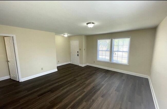 Building Photo - 952 Littleton Dr