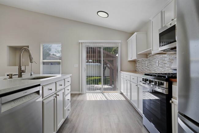 Building Photo - 623 W 930 N