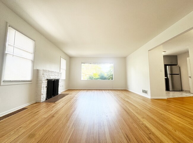 Photo - 5115-5115 NE 33rd Ave (Portland, OR) Apartment