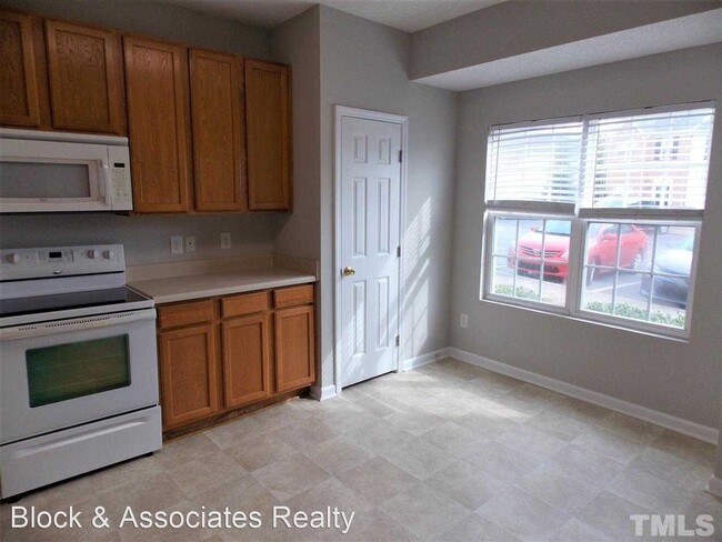 Building Photo - 3 br, 2.5 bath House - 120 Anterbury Drive