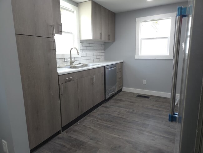 Building Photo - 1109 S Calumet St