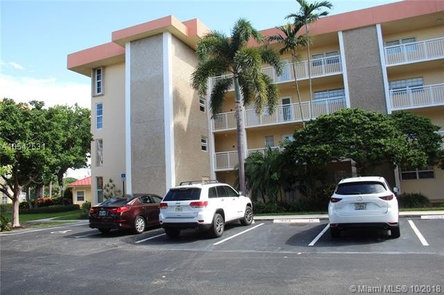Building Photo - 3150 NE 48th Ct