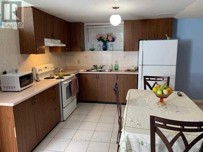 Photo du bâtiment - 5688 Brightpool Crescent