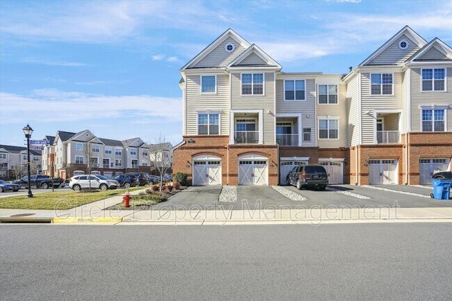 Foto del edificio - 23271 Southdown Manor Terrace