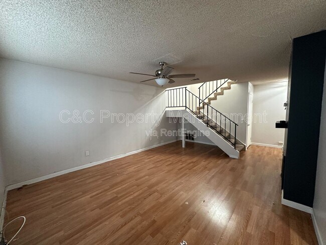 Building Photo - 1380 W 48th St