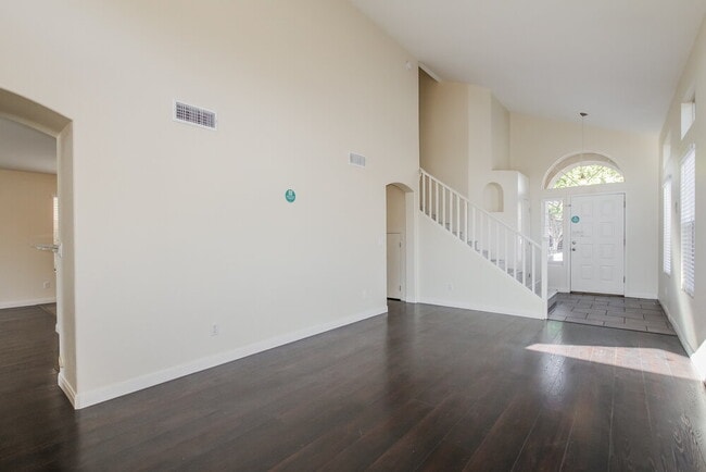 Building Photo - 1111 W Wagoner Rd