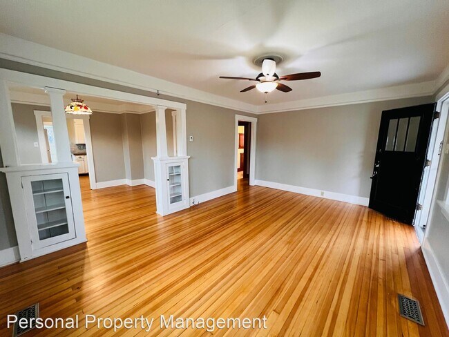 Building Photo - 2 br, 1 bath House - 3100 H St