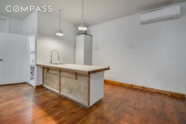 Foto del edificio - 329 Broome St