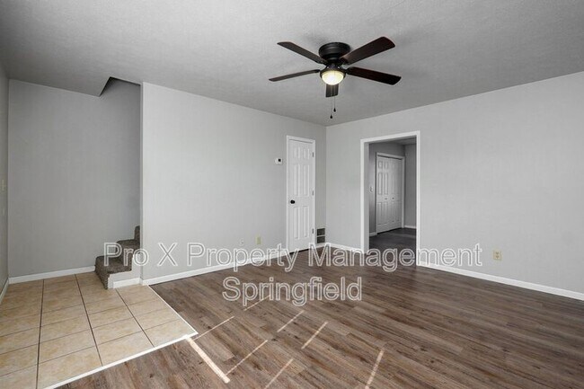 Foto del edificio - 613 E Bain St