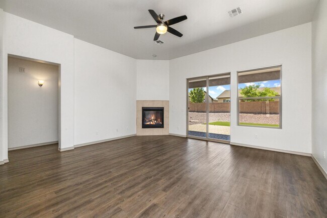 Building Photo - 2547 Comet Loop